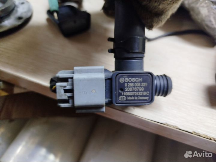 Датчик вакуумного насоса Opel Astra j