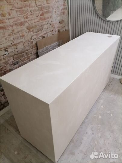 Ресепшен под бетон, скала, микроцемент на заказ