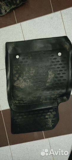 Резиновый коврик на chevrolet cruze