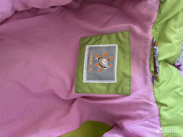 Яркая куртка на девочку на демисезон 8-9 лет