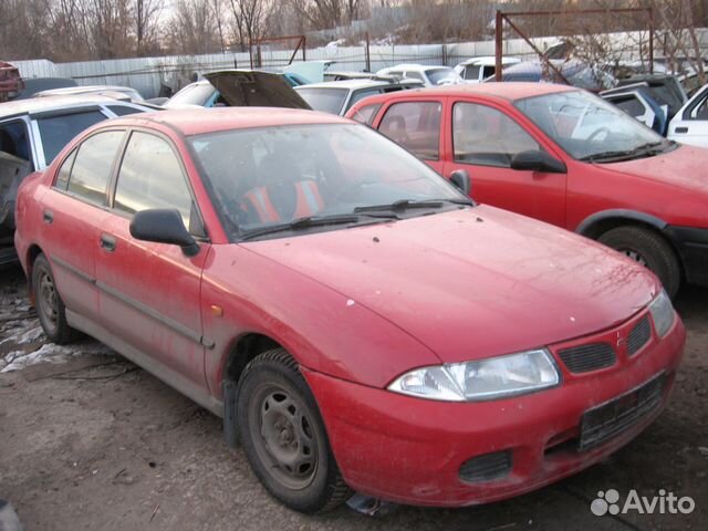 Разбор mitsubishi. Митсубиси Каризма 1.6 1998 дорестайл. Мицубиси Carisma GLX. Митсубиси Каризма 98 год. Разобранная Carisma.