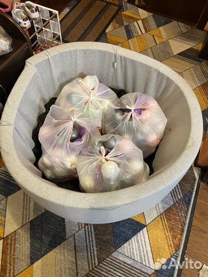 Сухой бассейн с шариками