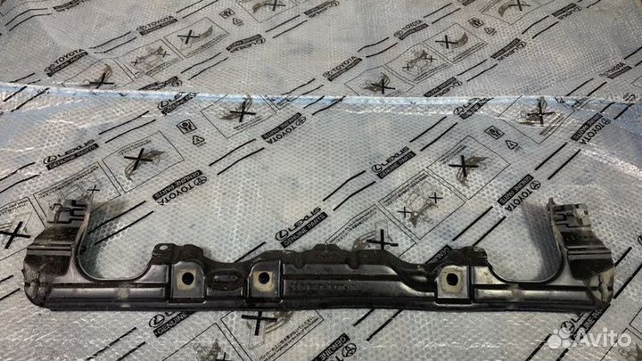 Накладка бампера передняя Toyota Hilux 8 2015