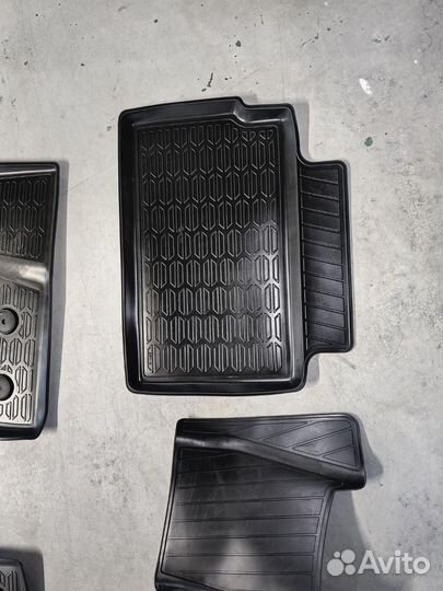 Автомобильные коврики резиновые. Changan uni-v