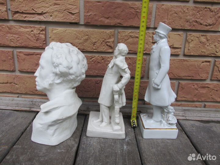 Пушкин на прогулке Данько лфз бюст лзфи статуэтка