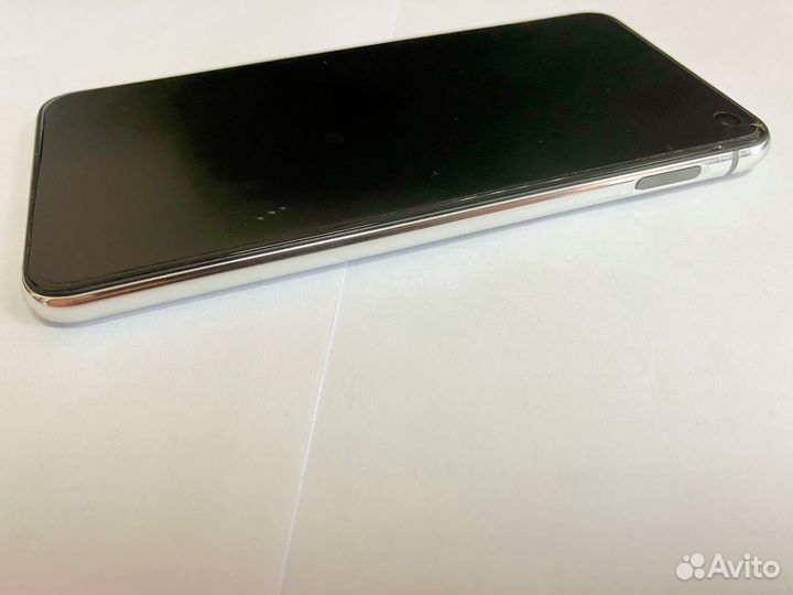 Samsung Galaxy S10e, 8/128 ГБ