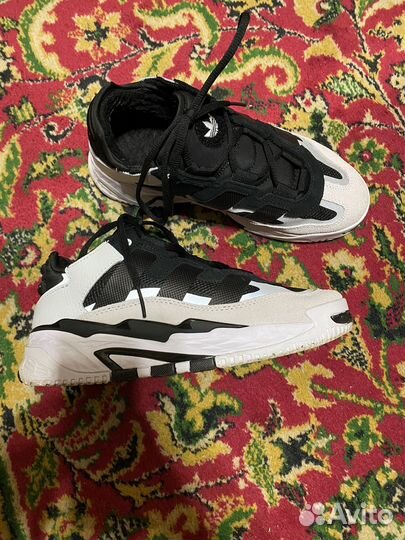 Кроссовки adidas