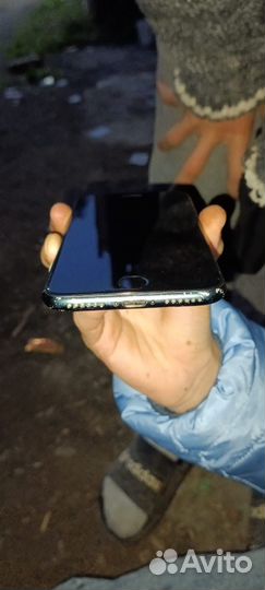 Телефон iPhone