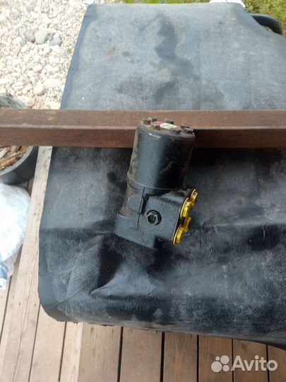 Насос дозатор на трактор