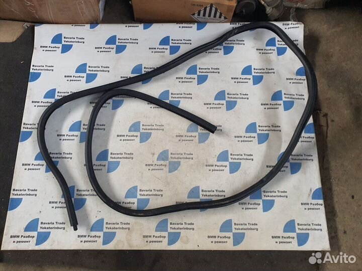 Уплотнитель задний левый BMW e90