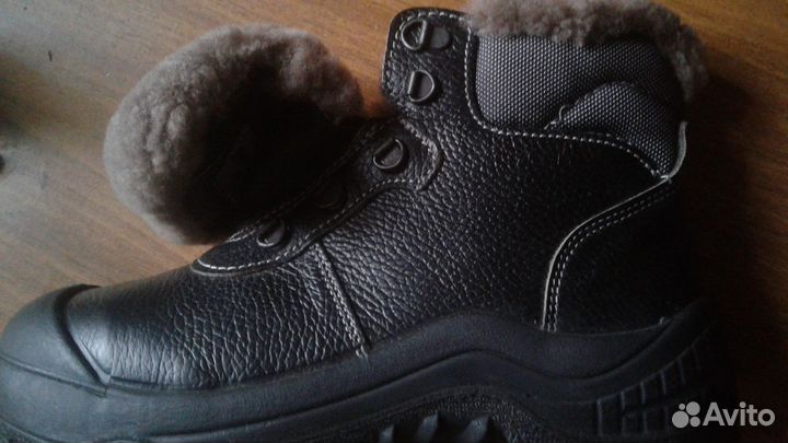 Продам зимние ботинки 37 размера