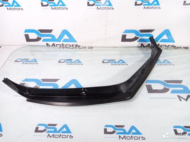 Накладка зад прав. крыло (водосток) Mercedes W204