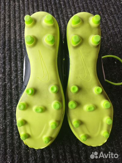Футбольные бутсы nike 42 размер