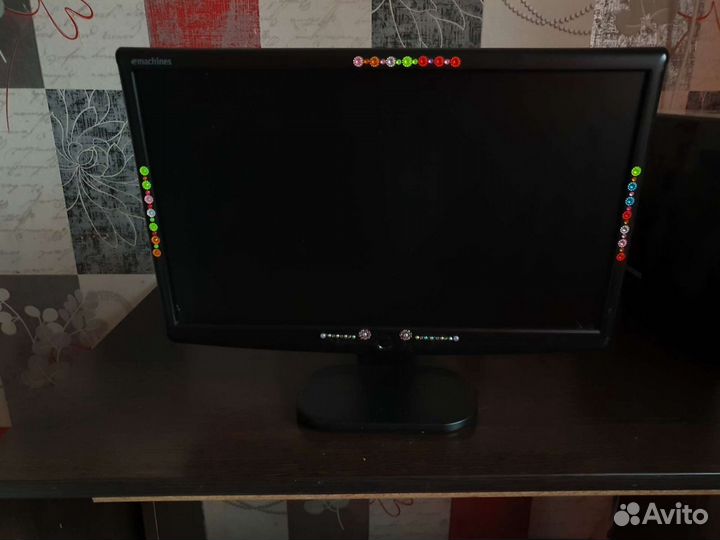 Монитор emachines