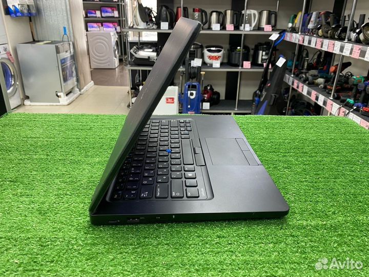 Ноутбук Dell Latitude 5490
