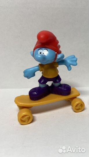 Игрушка киндер смурфики 2022