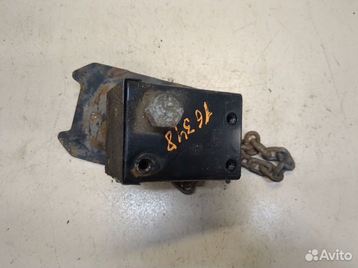 Кронштейн запасного колеса Mitsubishi Montero Spor