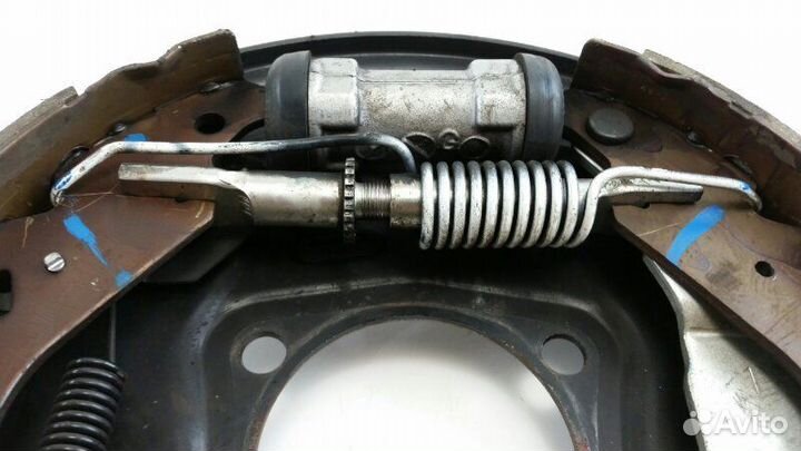 Механизм тормозной задний левый Toyota Premio