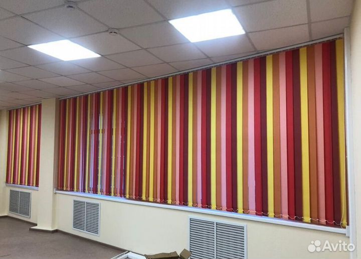 Рулонные шторы зебра в коробе U2959