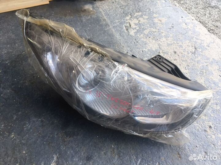 Hyundai IX35 фара правая