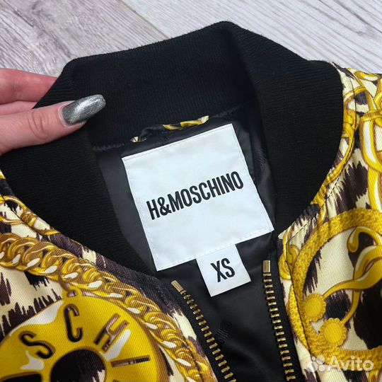 Бомбер Moschino x H&M