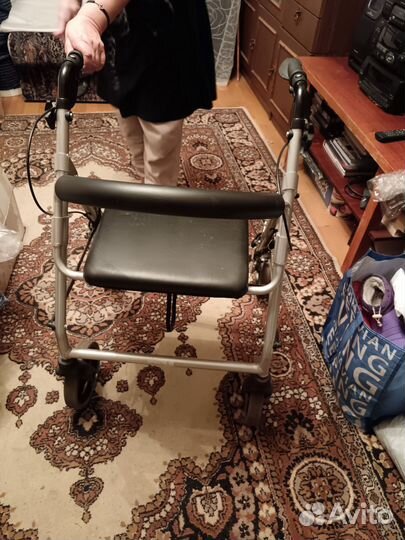 Ходунки для взрослых с колесами