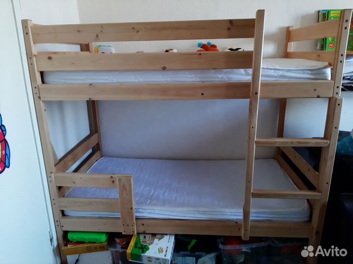 Детская двухярусная кровать