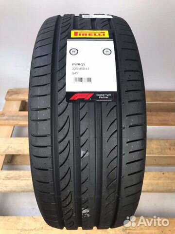 Pirelli Powergy 245/40 R18