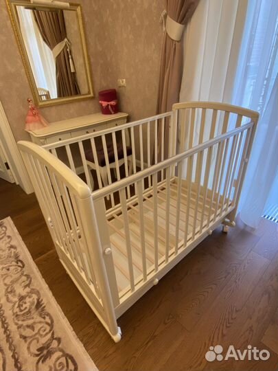 Детская кроватка