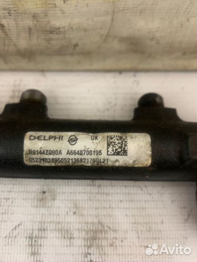 Топливная рампа рейка с датчиком Ssangyong Kyron 1