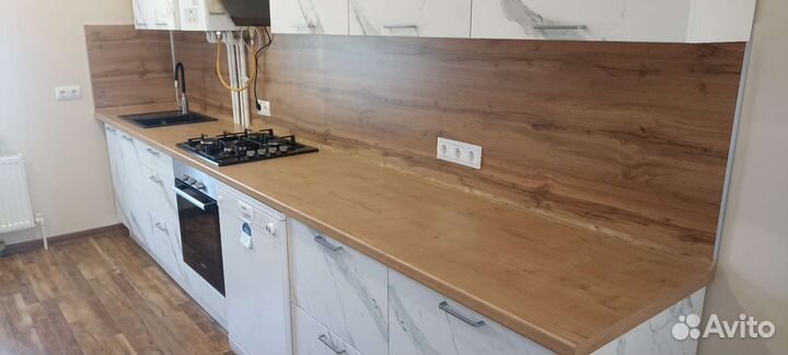 Кухонный гарнитур белый мрамор