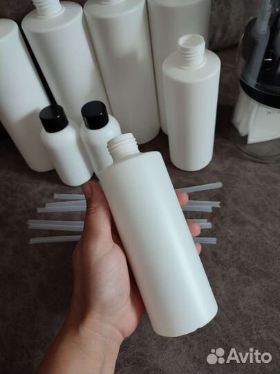 Набор флаконов для ванной комнаты