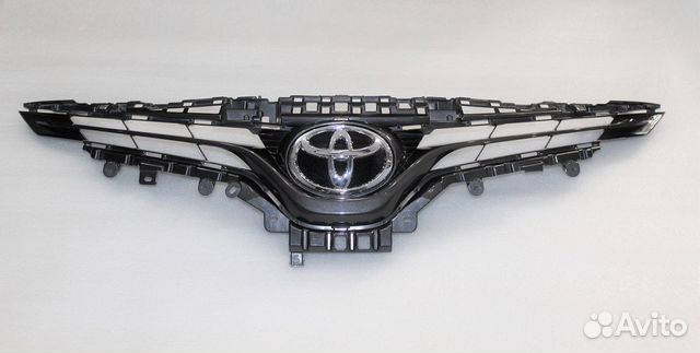 Camry 70 Оригинальная Решетка радиатора в сборе