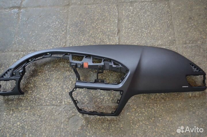 Торпедо панель приборов Киа Рио 3