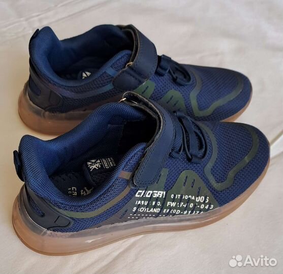 Кроссовки для девочки