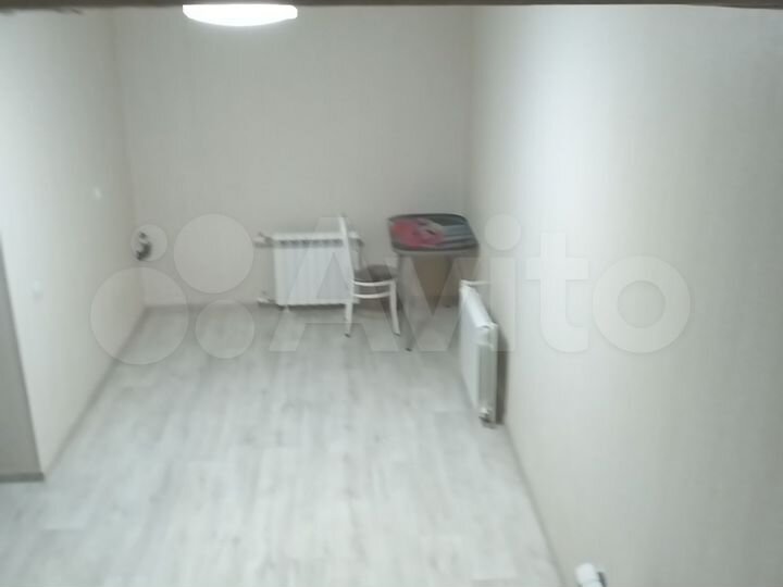 Комната 30 м² в 5-к., 2/2 эт.