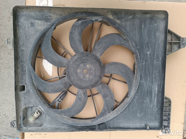 Kia Sorento 2 (XM) Вентилятор радиатора 2,4л G4KE