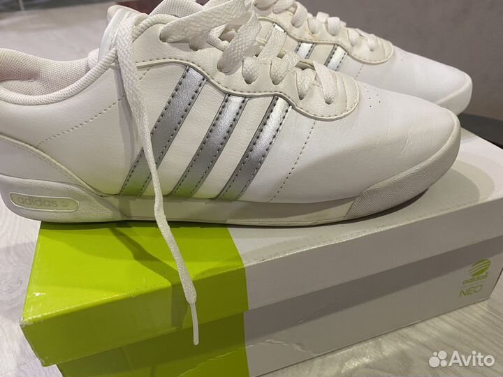 Кроссовки adidas