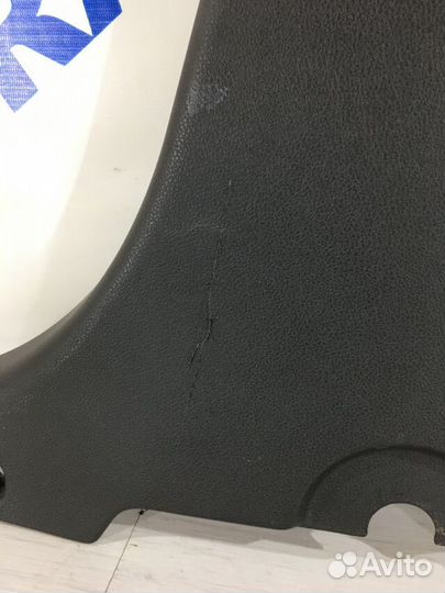 Обшивка средней стойки правая низ renault kaptur 1