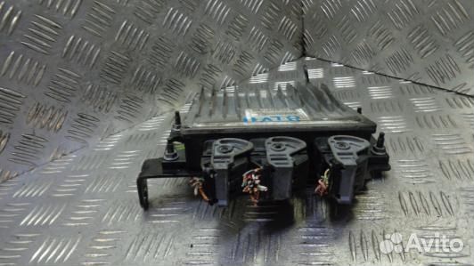 Блок управления двс renault scenic 2 (8LV11PC01)