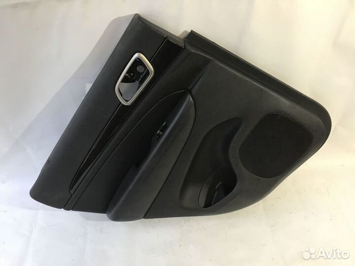 Обшивка задней двери Jeep Grand Cherokee WK2