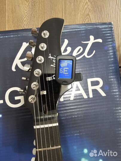 Электрогитара в комплекте с усилителем и чехлом