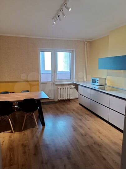 2-к. квартира, 80,2 м², 10/16 эт.