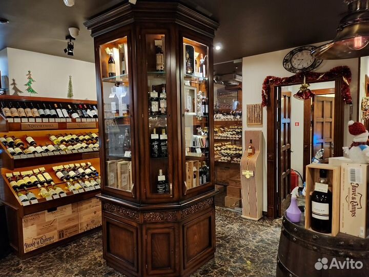 Эксклюзивный алкогольный бутик (работает 8 лет)