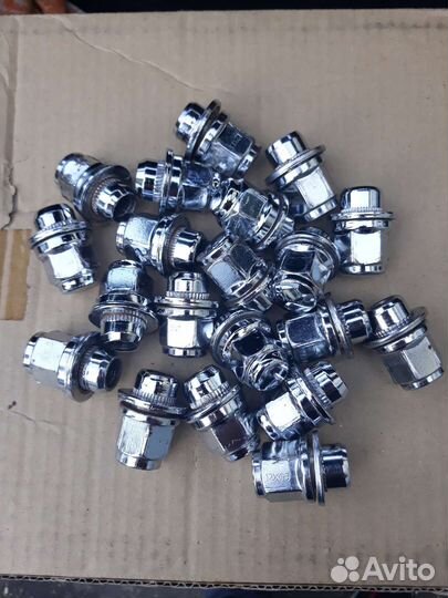 Колесные гайки