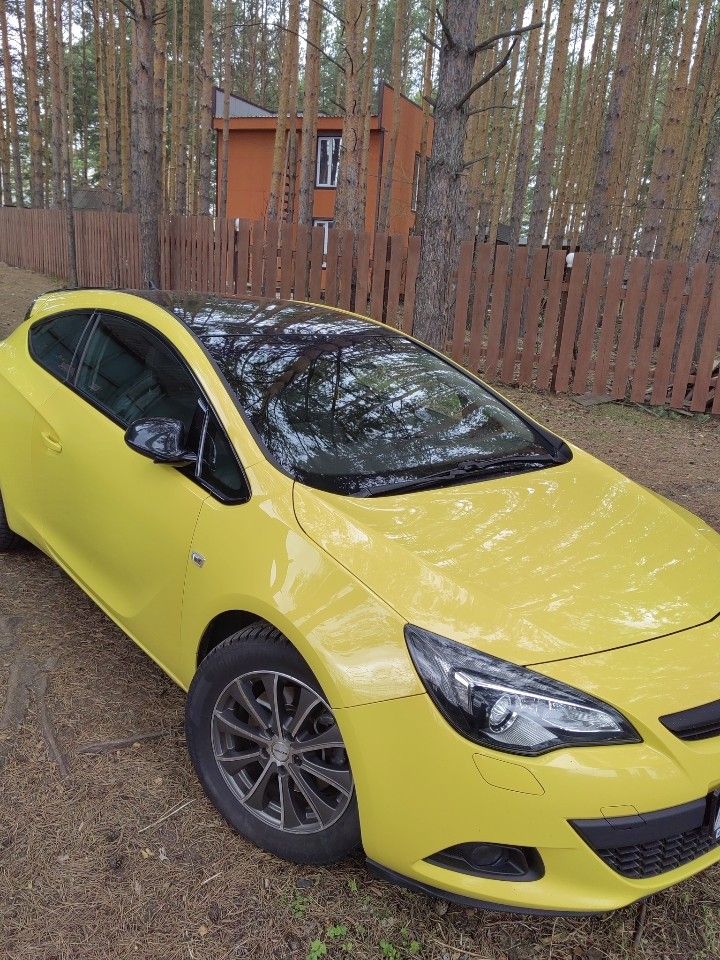 Opel Astra GTC: фото владельца