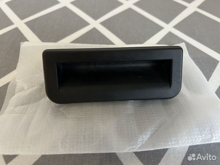 Оригинальная кнопка открытия багажника skoda