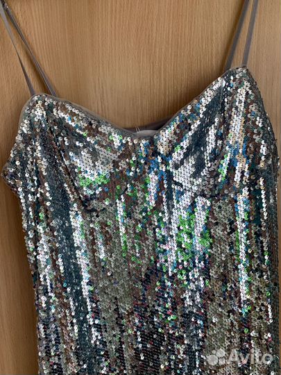 Платье с пайетками новое