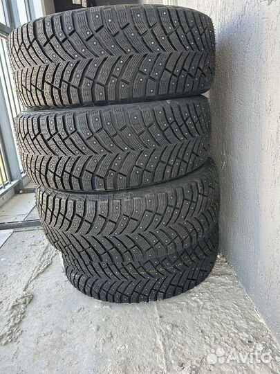 Michelin X-Ice North 4 235/45 R18 98T
