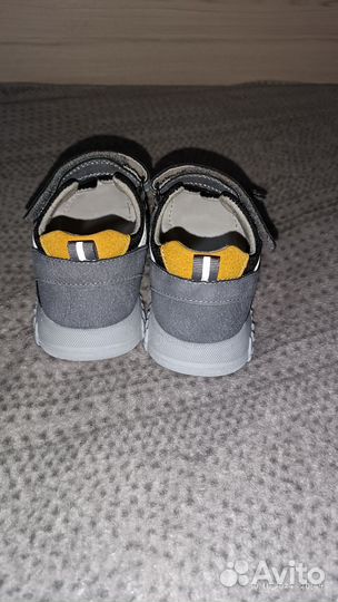 Сандалии для мальчиков 27